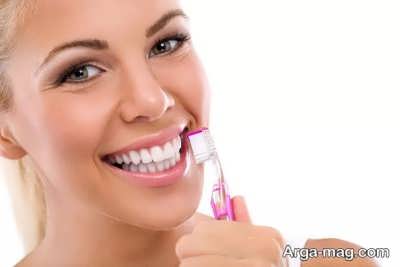 تمیز کردن دندان به شکل خانگی