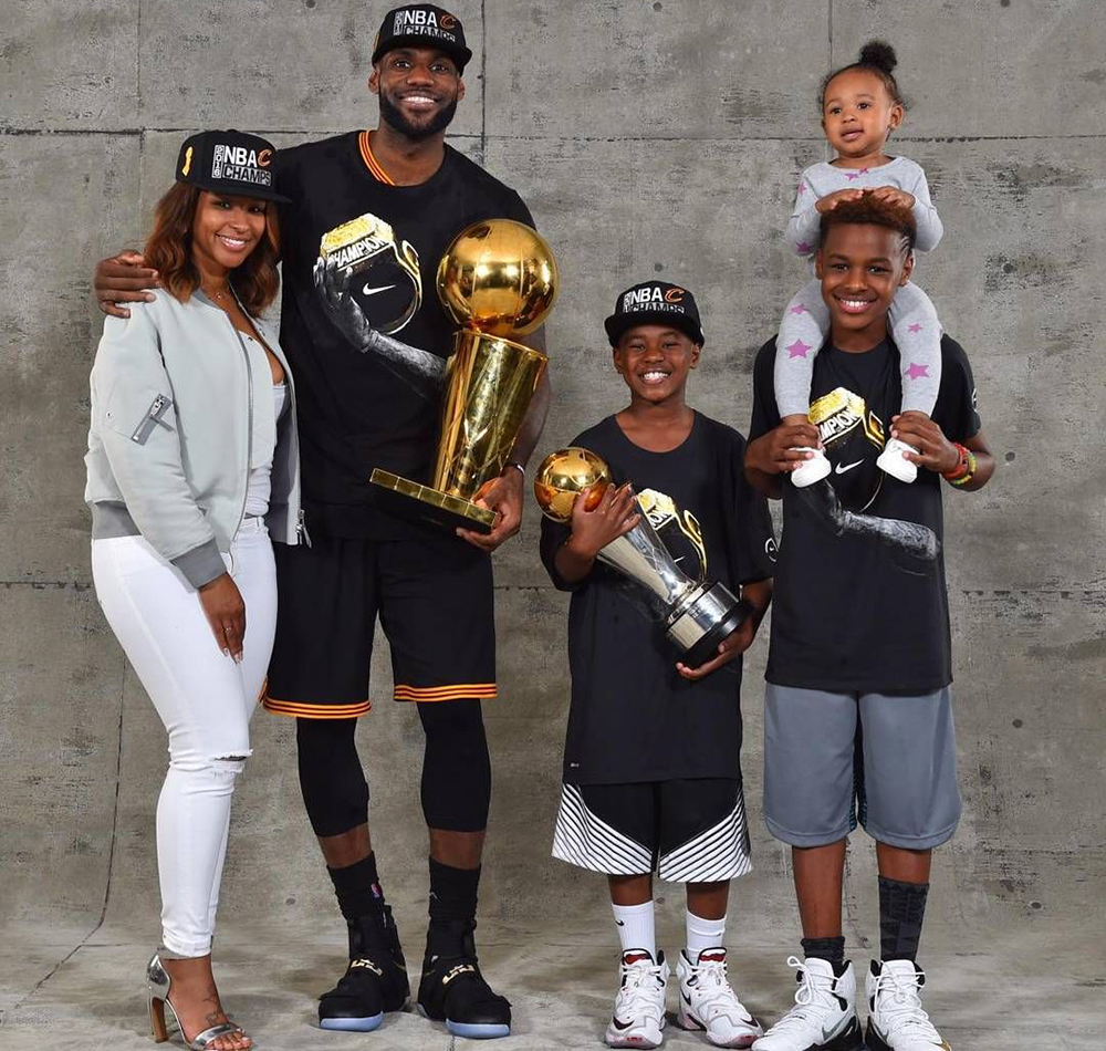 لبران جیمز و خانواده