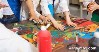 بیان احساست با انتخاب رنگ ماژیک و خودکار