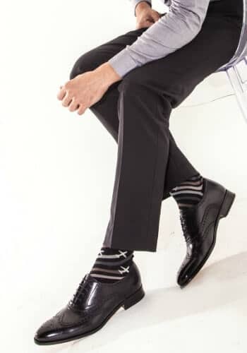 کفش قهوه‌ای یا کفش مشکی