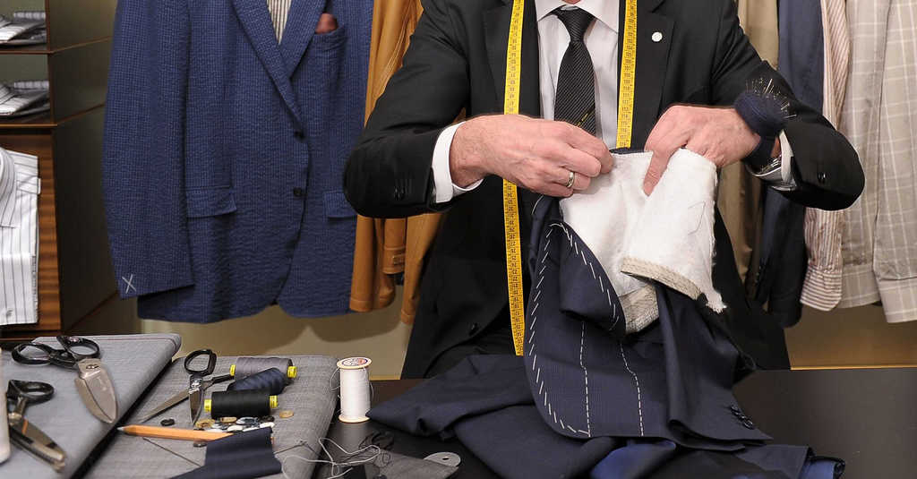 راهنمای کامل تغییر دادن مدل، تعمیر و اندازه کردن لباس مردانه