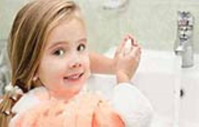 توالت و حمام رفتن کودک 5 ساله توالت و حمام رفتن کودک 5 ساله