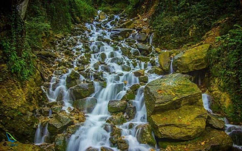 آبشار آب پری