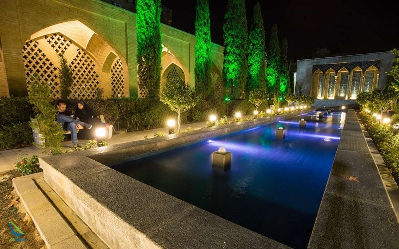 آرامگاه صائب تبریزی