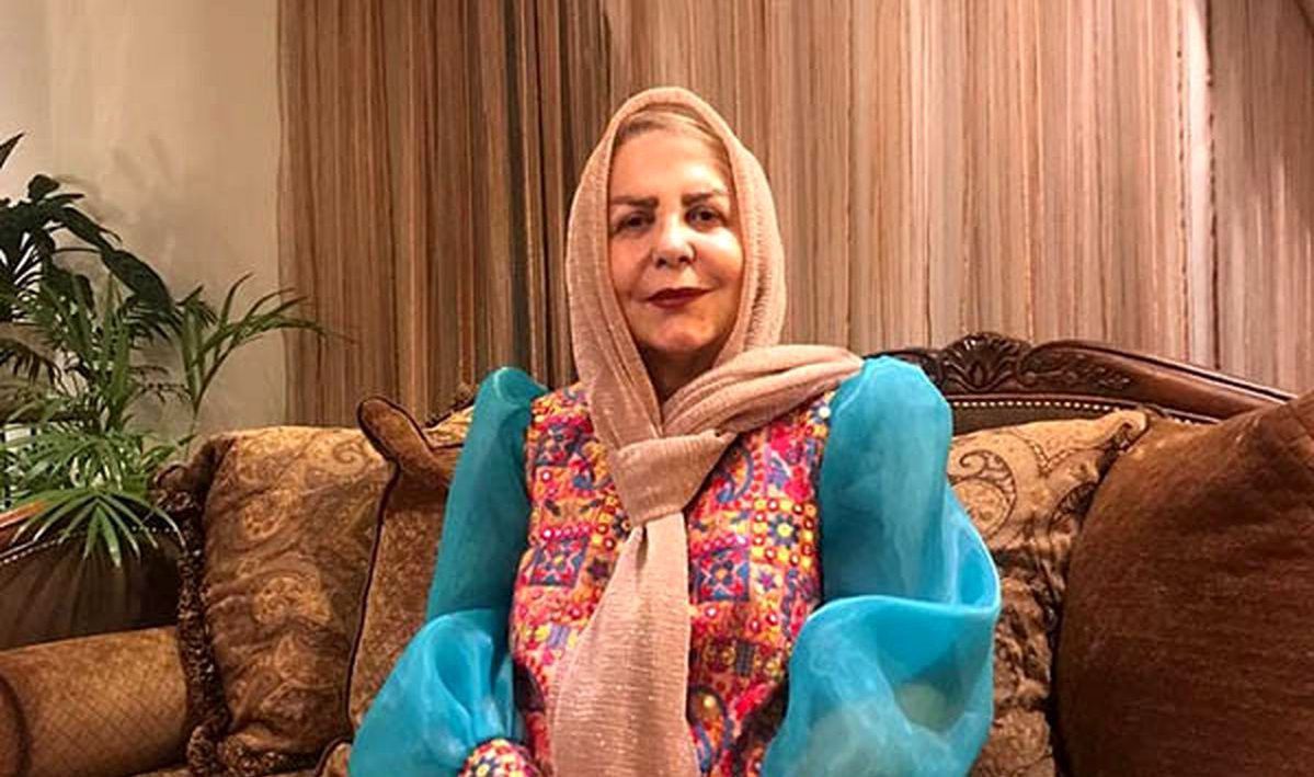 پوراندخت مهیمن
