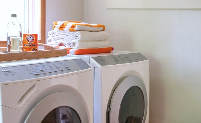 Your Weekend Project: How to Clean and Deodorize the Washing Machine