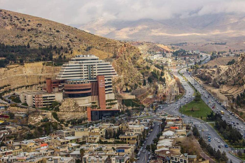 دسترسی از هتل به دیدنی های رایگان شیراز